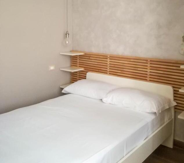 اتاق استاندارد, A.j. B&b