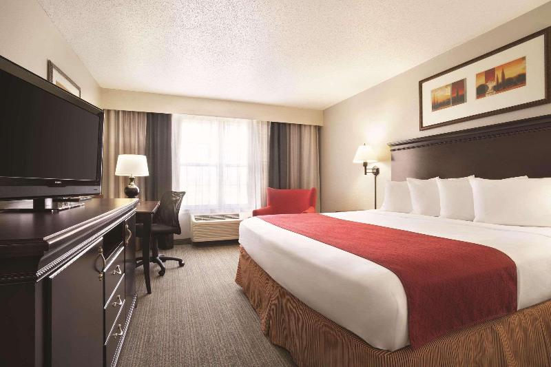 اتاق استاندارد با تخت بزرگ, Country Inn & Suites By Radisson, Moline Airport, Il