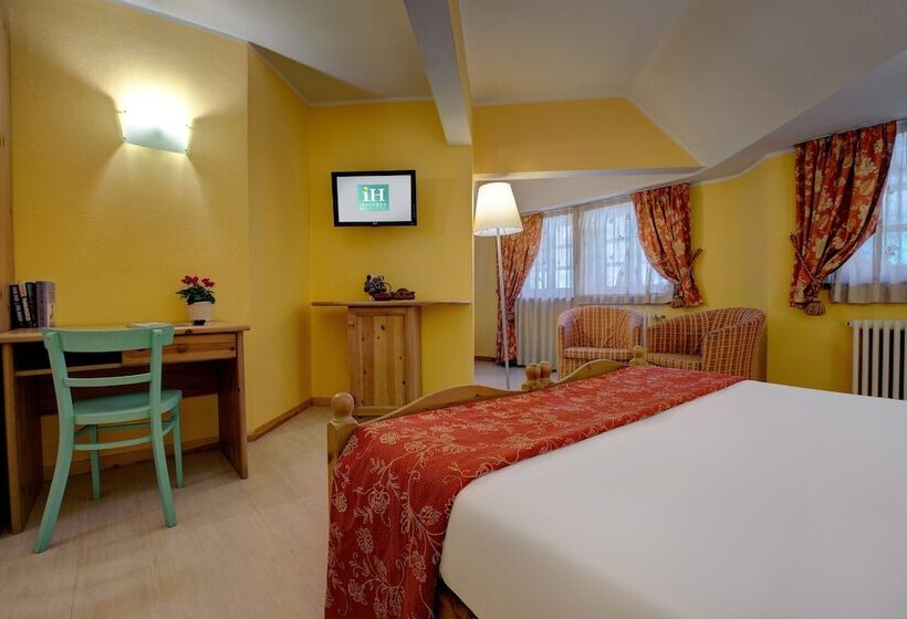 Номер Стандарт Трехместный, Ih Hotels Courmayeur Mont Blanc