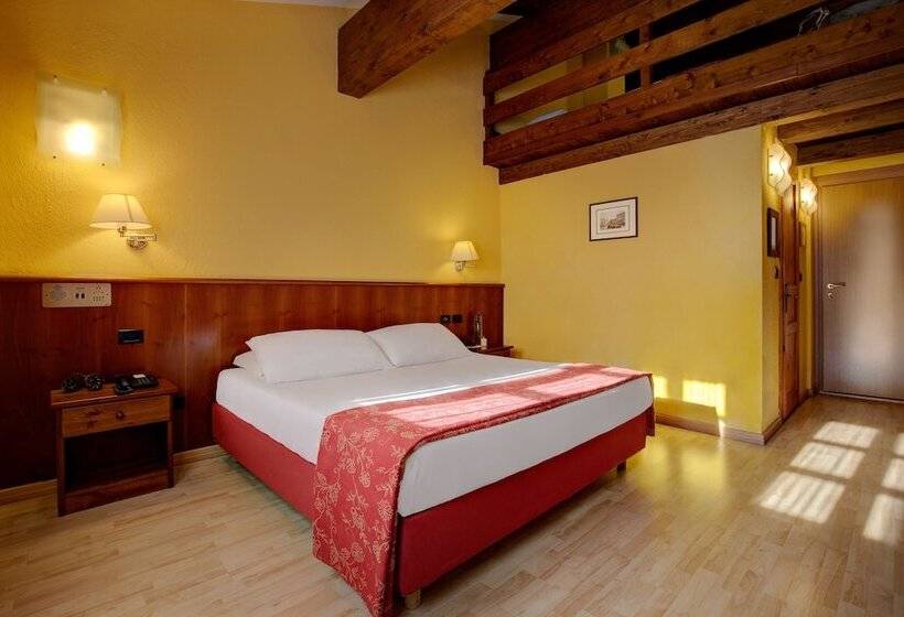 Четырехместный Номер Стандарт, Ih Hotels Courmayeur Mont Blanc