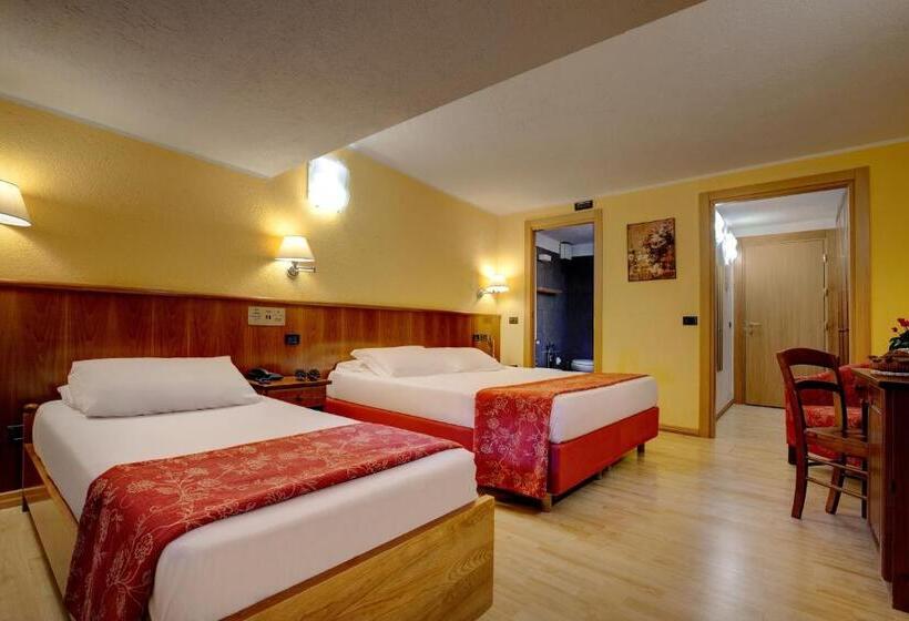 Номер Стандарт Трехместный, Ih Hotels Courmayeur Mont Blanc