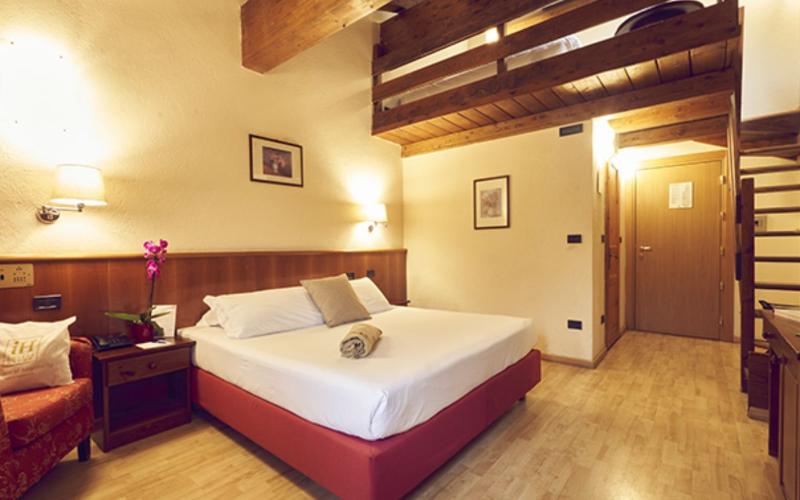 Четырехместный Номер Стандарт, Ih Hotels Courmayeur Mont Blanc