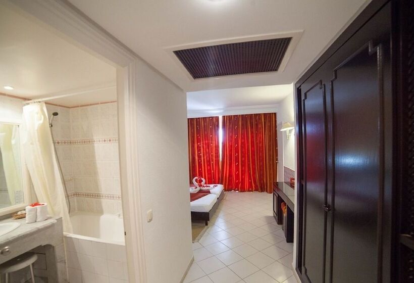 اتاق استاندارد چهار تخته, Liberty Resort