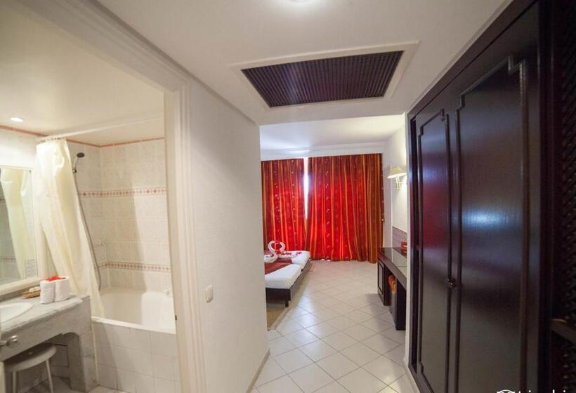 اتاق استاندارد سه نفره, Liberty Resort