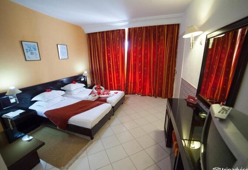 اتاق استاندارد سه نفره, Liberty Resort