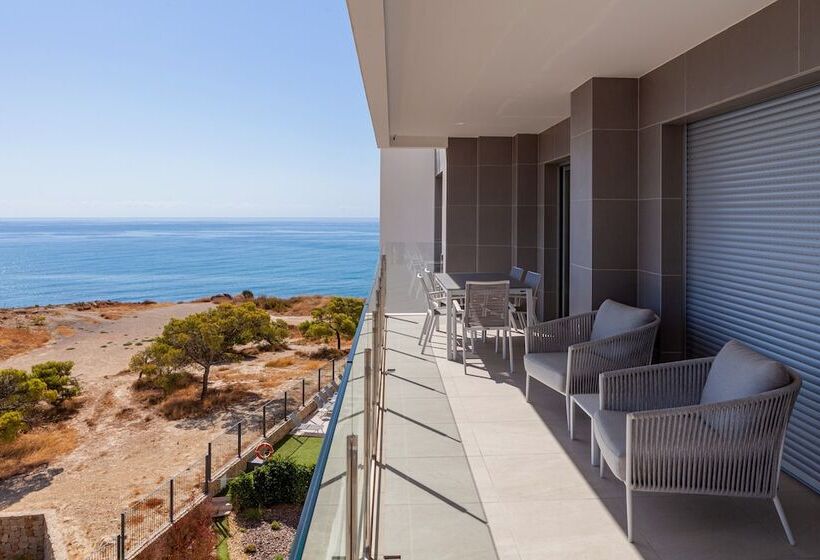 آپارتمان 2 خوابه با چشم‌انداز دریا, Blue Line Apartment