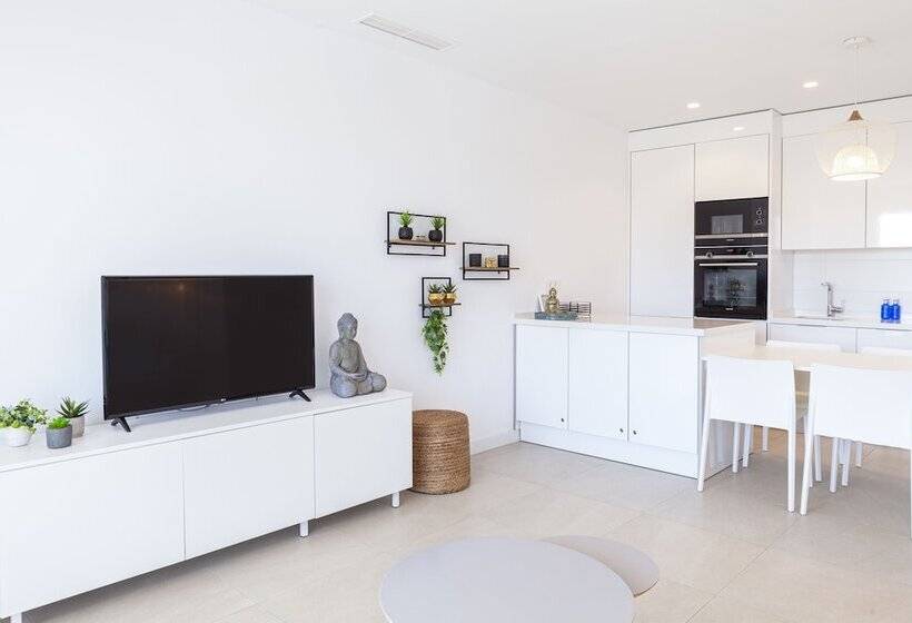 آپارتمان 2 خوابه با چشم‌انداز دریا, Blue Line Apartment