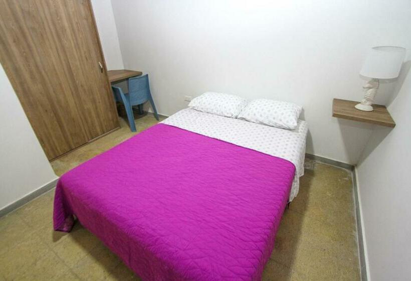 اتاق اکونومی, Casa Tuvia