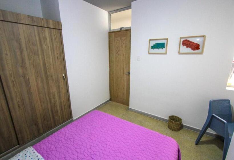 اتاق اکونومی, Casa Tuvia