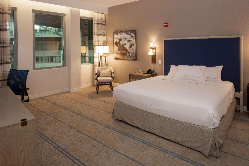 מיטת קינג בסוויטה, Hilton Austin Airport