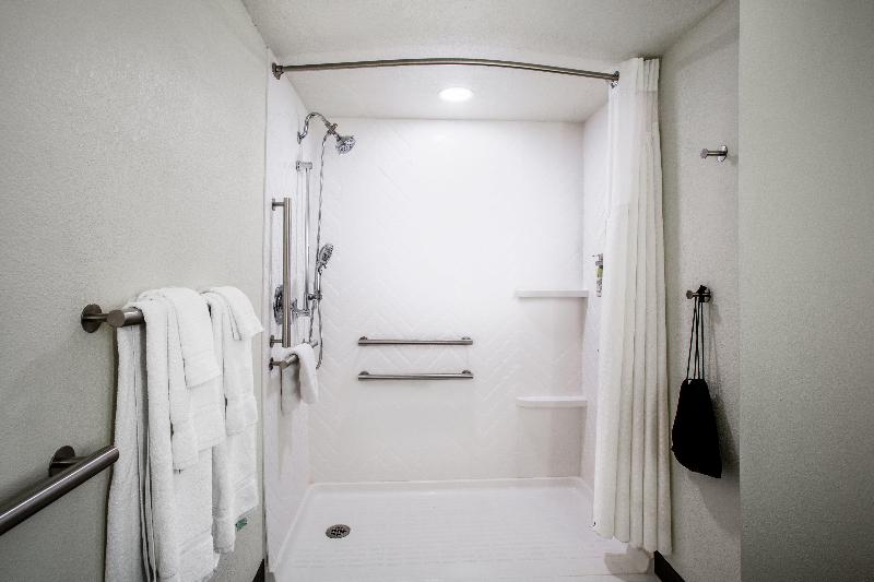 Номер Стандарт Адаптированный для Инвалидов, Holiday Inn Morgantown   Reading Area, An Ihg
