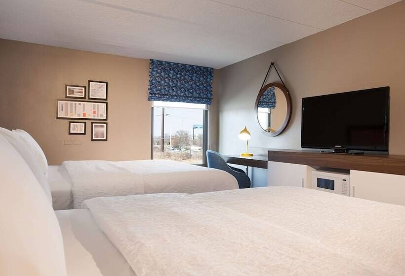 장애인을 위한 스탠다드 룸, Hampton Inn Pennsville
