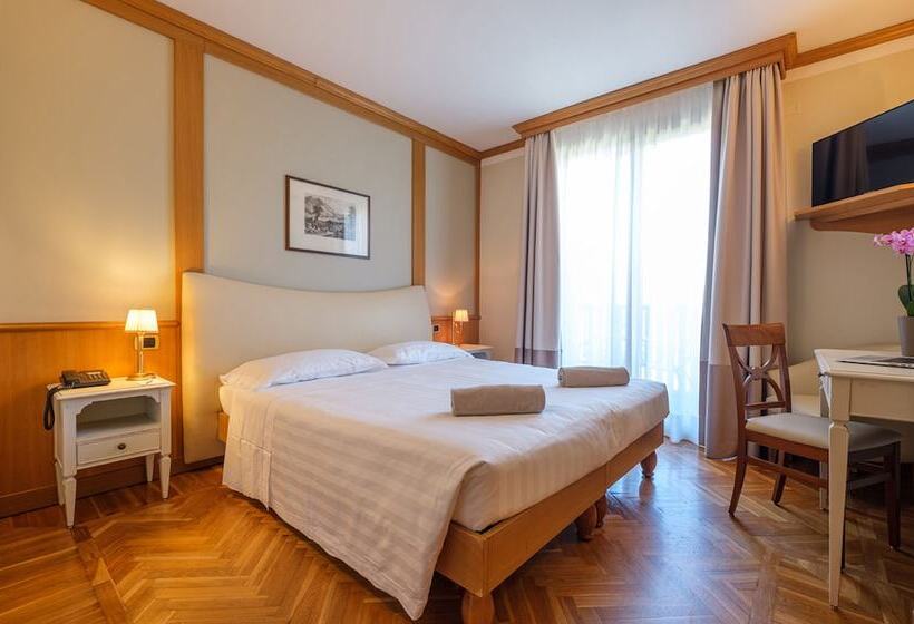 Номер Стандарт Адаптированный для Инвалидов, Iseo Lago