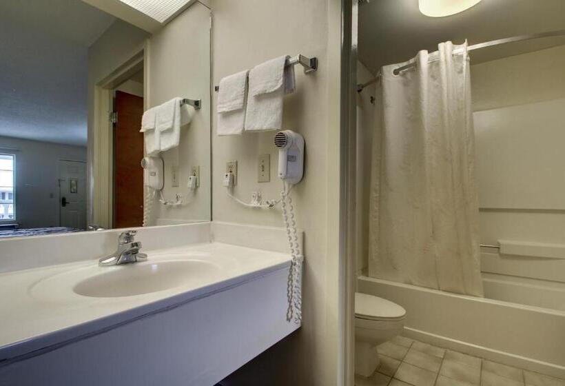 장애인을 위한 킹사이즈 침대 스탠다드 룸, Key West Inn  Lafayette
