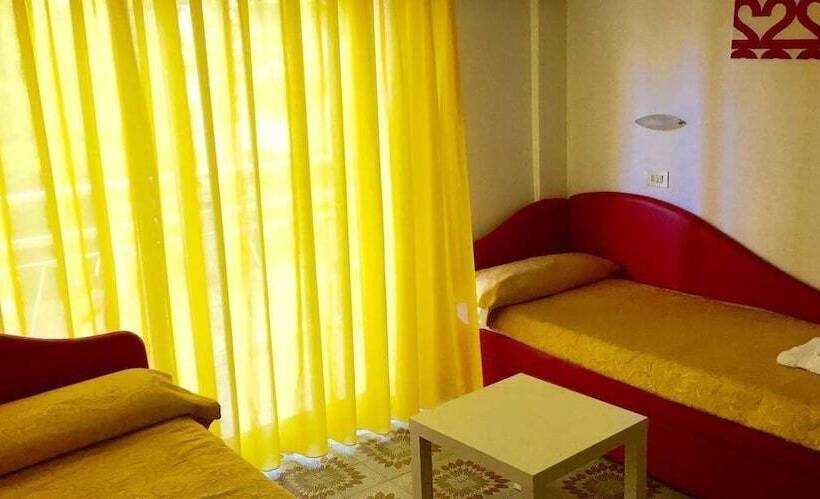 Quarto Triplo Estandar, Senza Pensieri Riccione