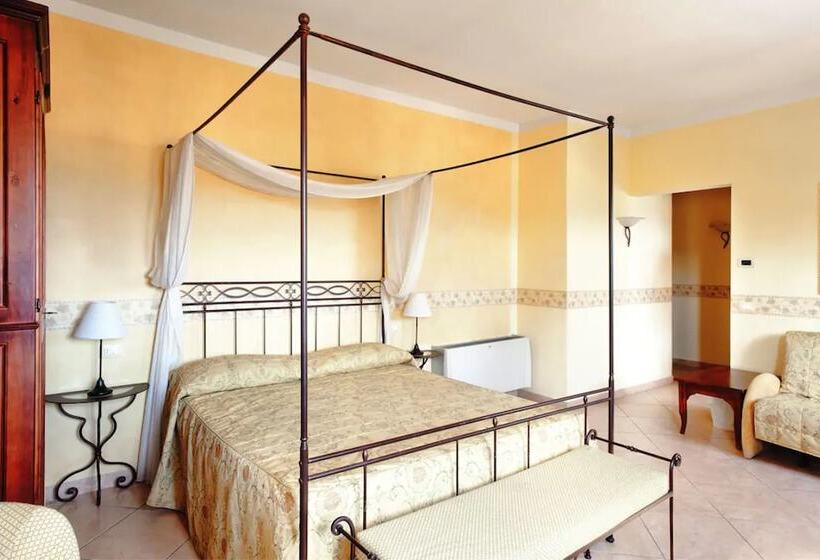 اتاق استاندارد سه نفره, Villa Ambrosina