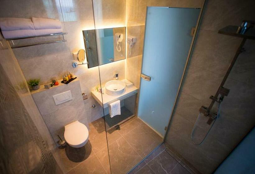 Deluxe Suite Sea View, Liberty Plaza