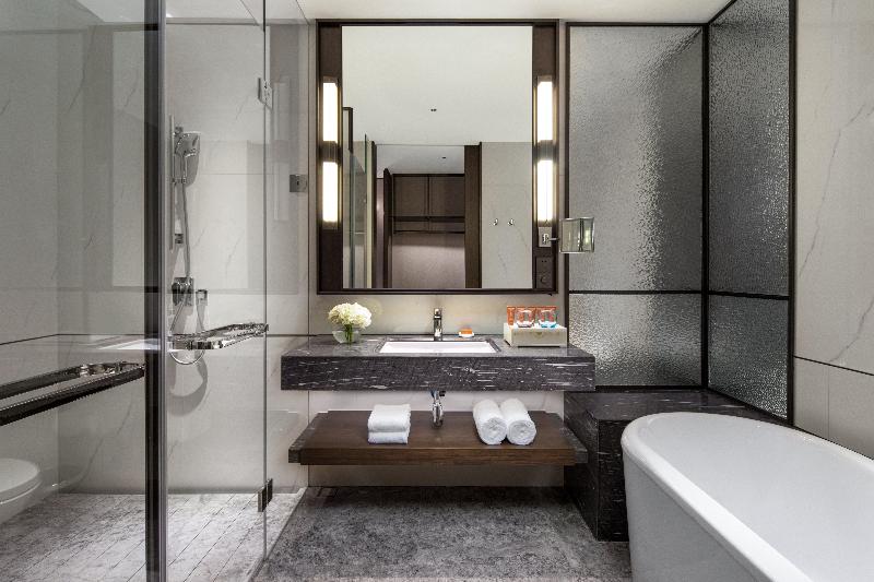 اتاق استاندارد با تخت بزرگ, Crowne Plaza Shanghai Hongqiao, An Ihg