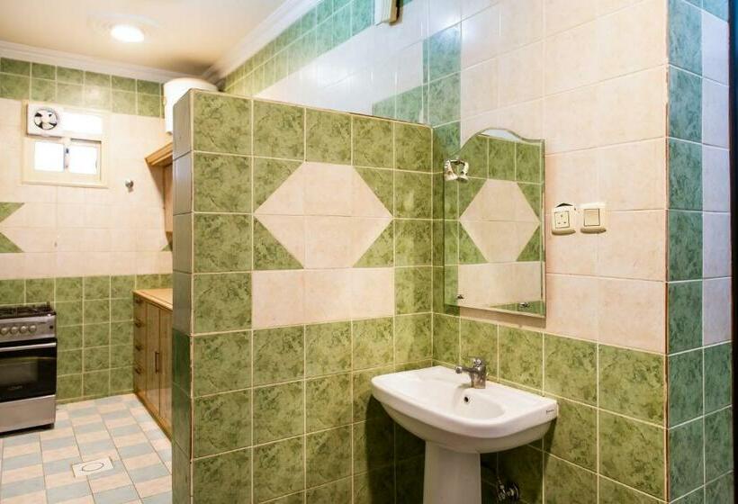 استودیوی استاندارد, Oyo 525 Rose Plaza1