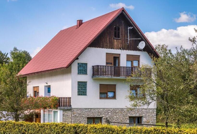اتاق استاندارد با بالکن, Apartments And Rooms With Parking Space Jezerce, Plitvice   17768
