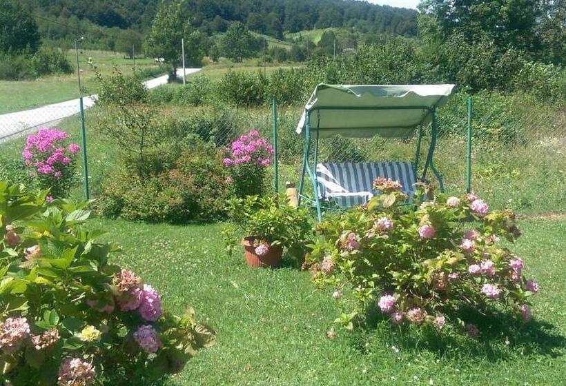 اتاق استاندارد با بالکن, Apartments And Rooms With Parking Space Jezerce, Plitvice   17768
