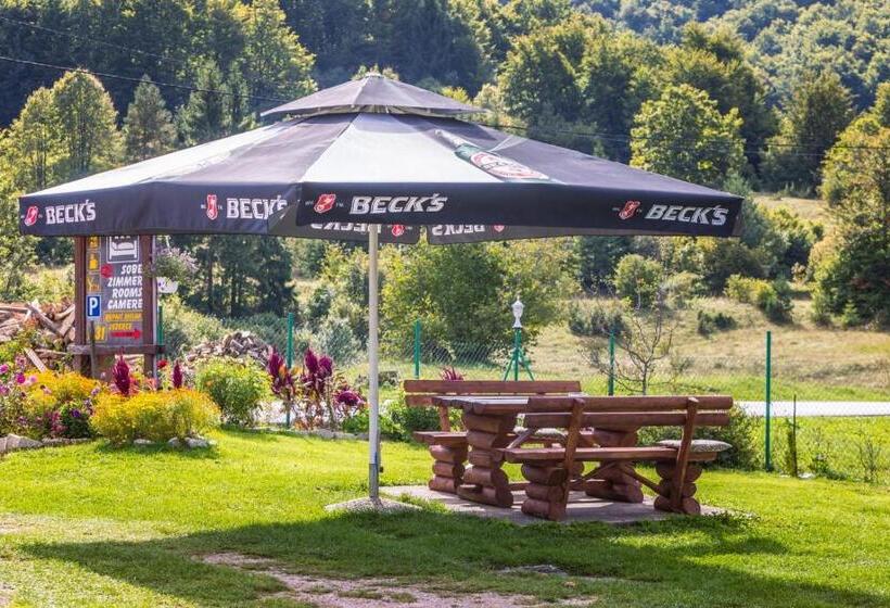 اتاق استاندارد با بالکن, Apartments And Rooms With Parking Space Jezerce, Plitvice   17768