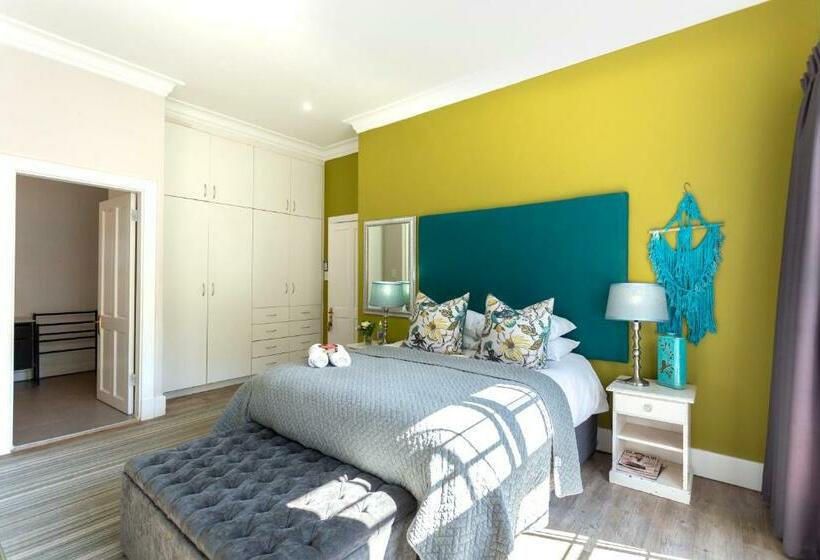 اتاق استاندارد با چشم‌انداز باغ, Taunton Manor