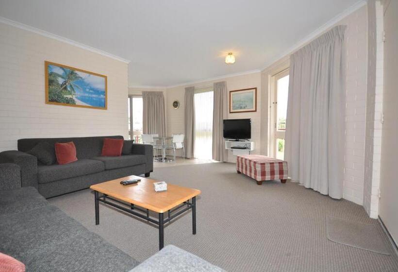 Апартаменты 2 Спальни, The Sands Holiday Apartments