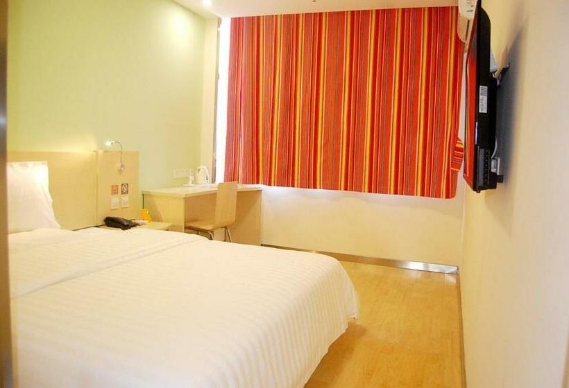 Номер Комфорт, 7days Inn Qinhuangdao Railway Station