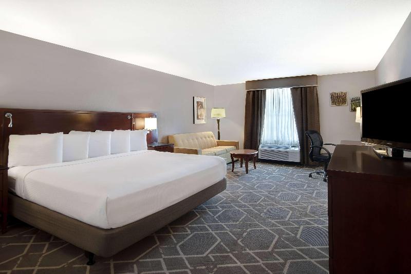 Номер Стандарт Кровать Кинг Адаптированный для Инвалидов, Cypress Bend Resort, A Wyndham