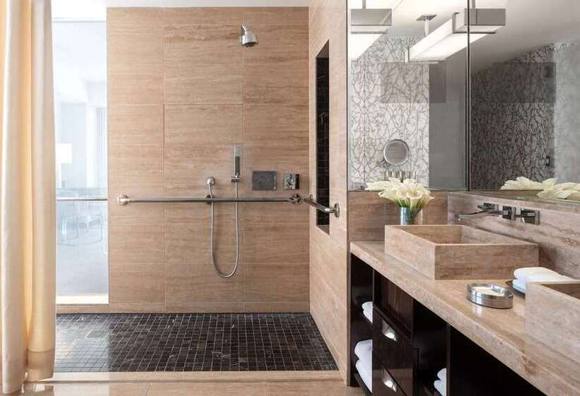 استودیوی لوکس, Hilton Club The Quin New York