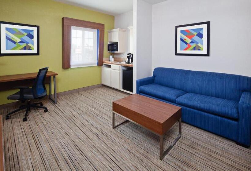 Люкс Кровать Кинг, Holiday Inn Express & Suites   Tulare, An Ihg