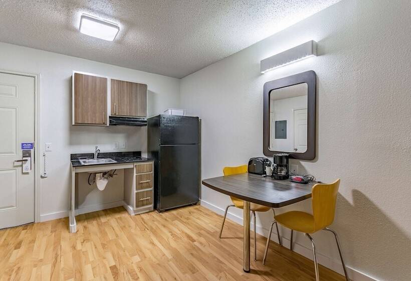 Люкс Адаптированный для Инвалидов, Studio 6dallas, Tx