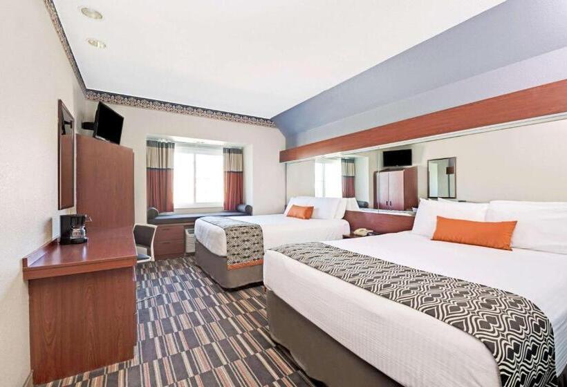 Номер Стандарт, Microtel Inn & Suites Urbandale