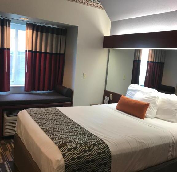 Люкс с гидромассажем, Microtel Inn & Suites Urbandale