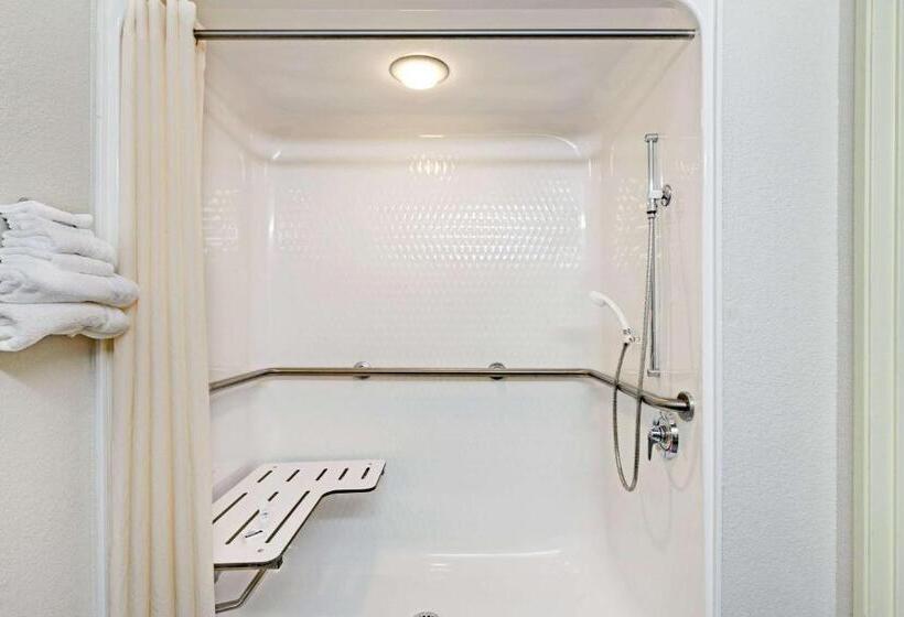 Люкс Адаптированный для Инвалидов, Microtel Inn & Suites Urbandale
