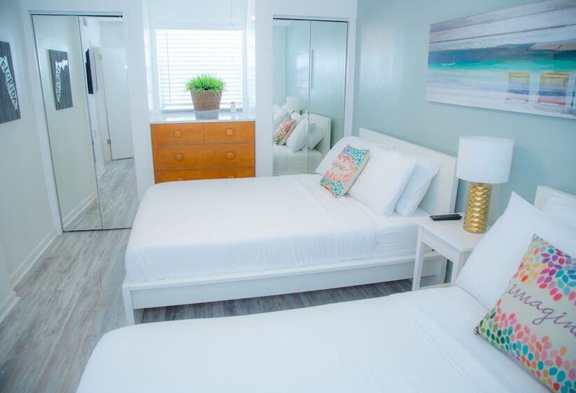 풀장 전망 스위트, St. Pete Beach Suites