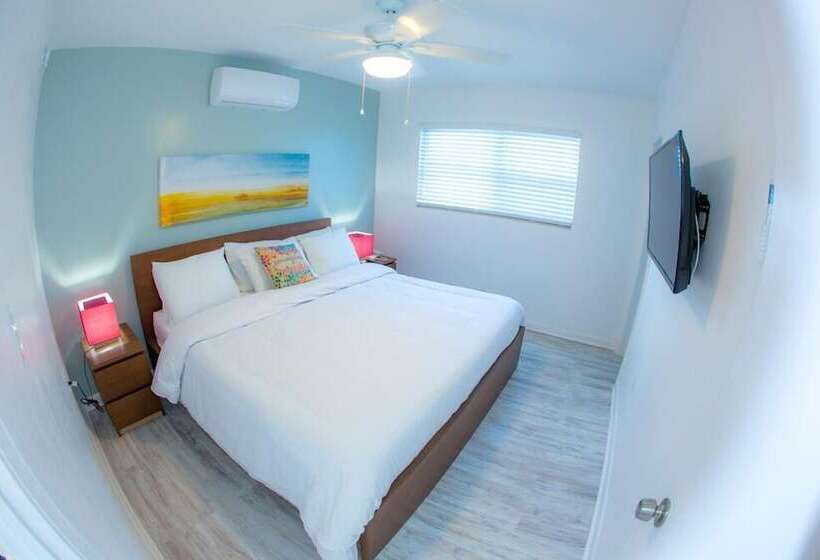 스위트 킹사이즈 침대, St. Pete Beach Suites
