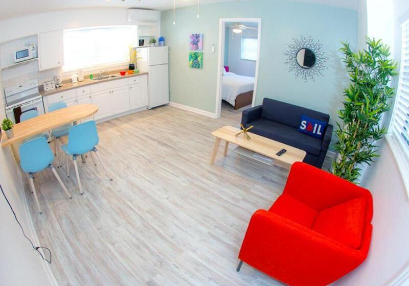 스위트 킹사이즈 침대, St. Pete Beach Suites
