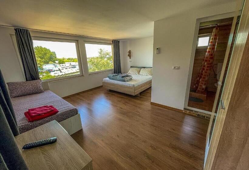 اتاق استاندارد سه نفره, Vila Alga