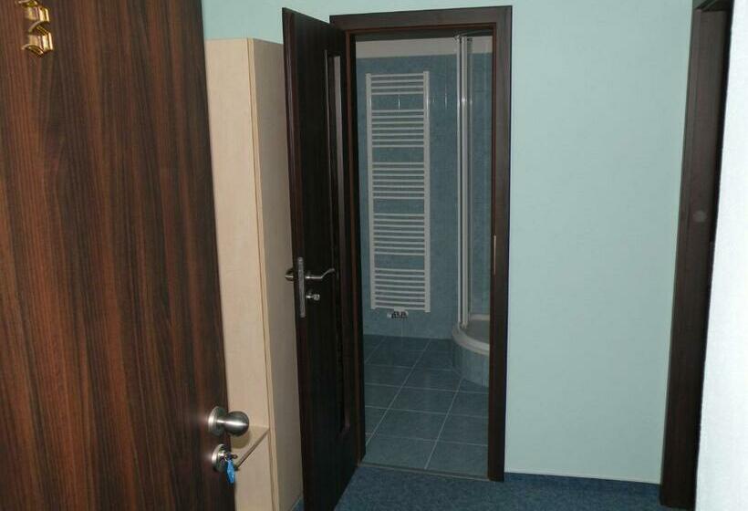 Quarto Quádruplo Estandar, Penzion  Leslav
