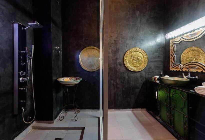 سوییت خانوادگی, Riad  Ksar Aylan