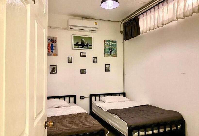 Номер Стандарт Совместная Ванная, Backpack Hostel