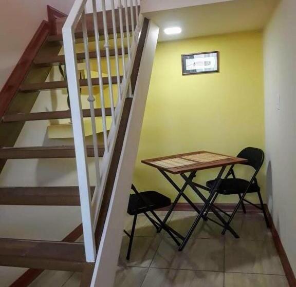 بانگلوی استاندارد, Villas Orosi Valley Lodge