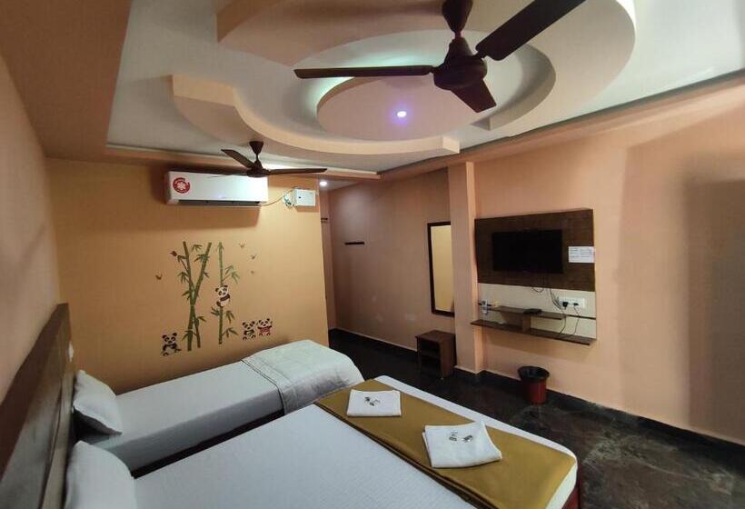 豪华三人间, Sri Murugan Beach Paradise