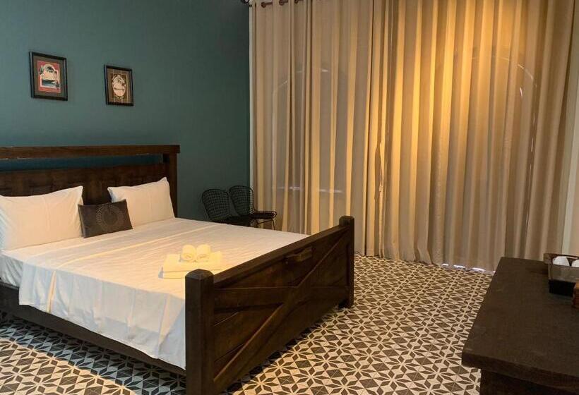 اتاق لوکس یک تخته, The J Break Boutique