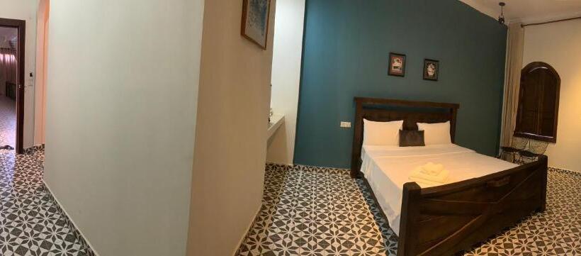 اتاق لوکس یک تخته, The J Break Boutique