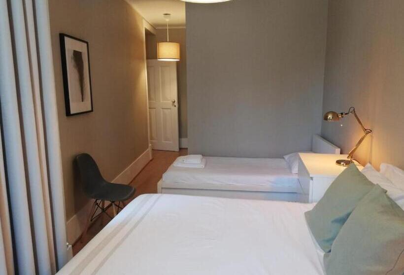 اتاق استاندارد سه نفره, Menina Da Ria Guest House