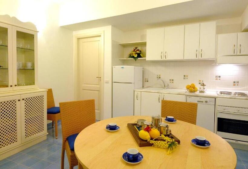 آپارتمان 2 خوابه, Aurora Residence