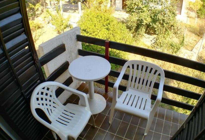 اتاق استاندارد با چشم‌انداز باغ, Guesthouse Obala